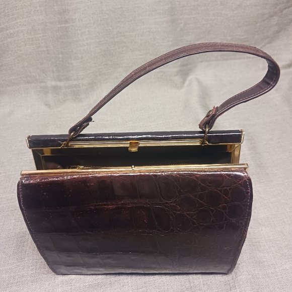 Vintage genuine alligator leather lined handbag - Picture 9 of 16